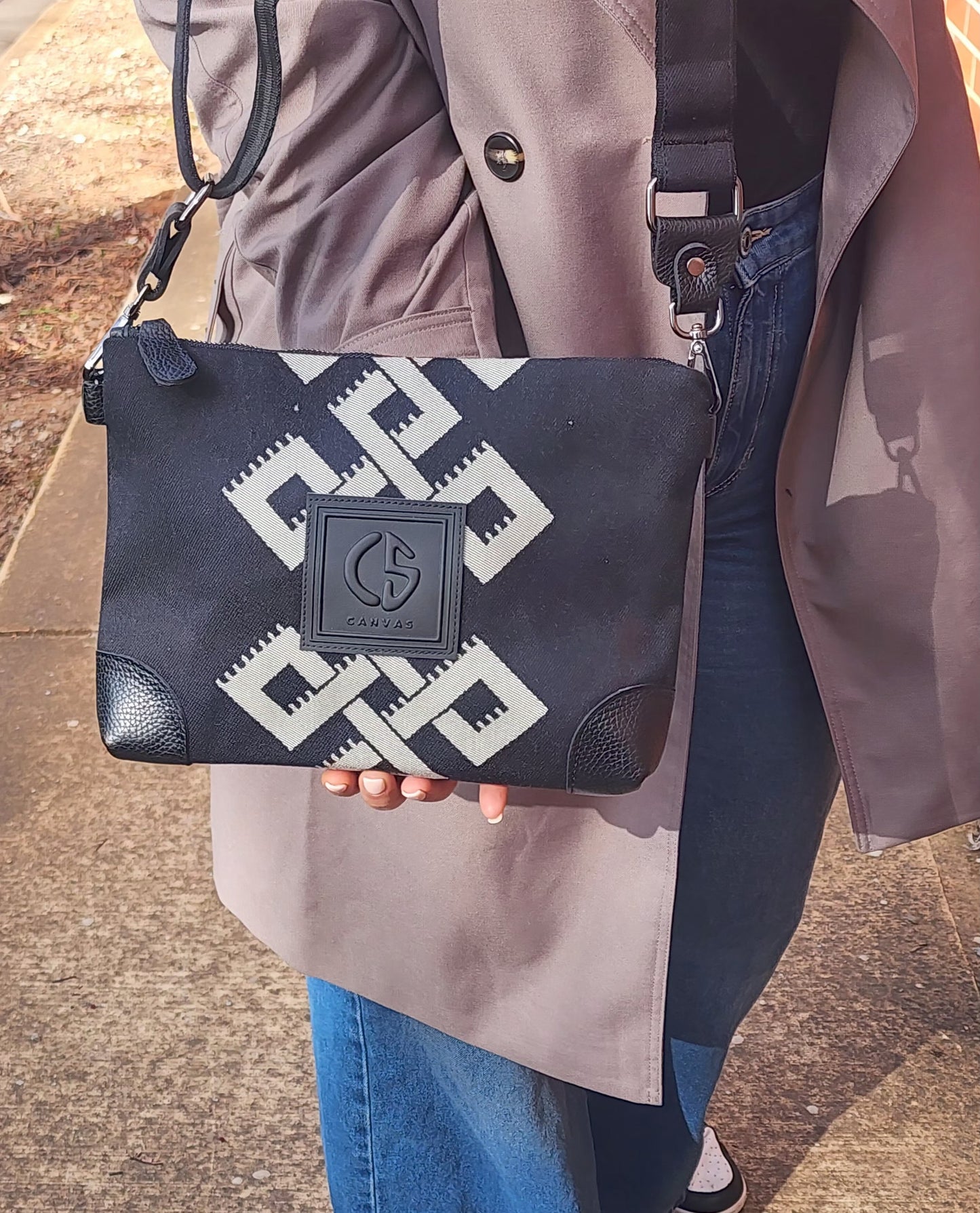 Kirki VII - Shoulder Bag