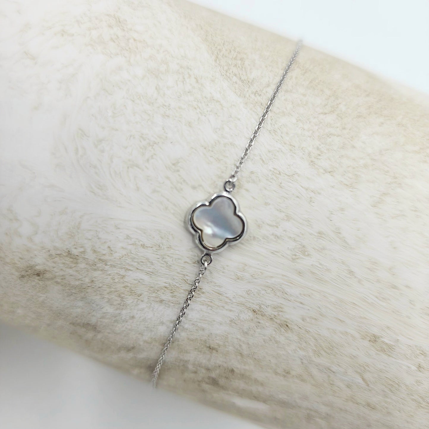 Clover Mother of Pearl Bracelet
