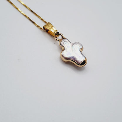 Baroque Pearl Cross Necklace (Small)