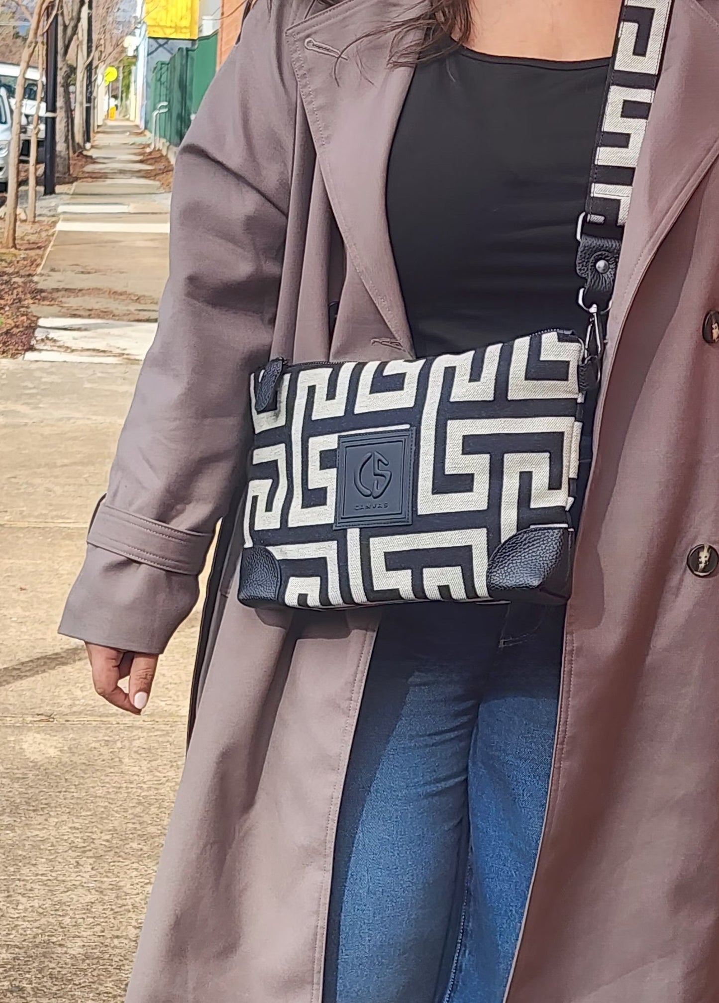 Kirki VI - Shoulder Bag