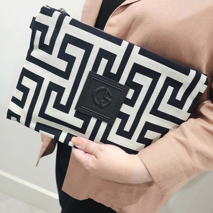 Amelia VIIII - Pouch