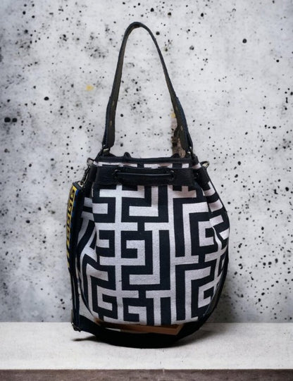 Themis Labyrinth Bag