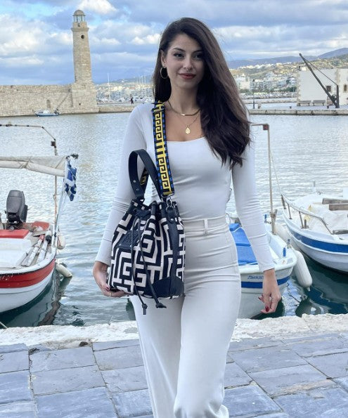 Themis Labyrinth Bag