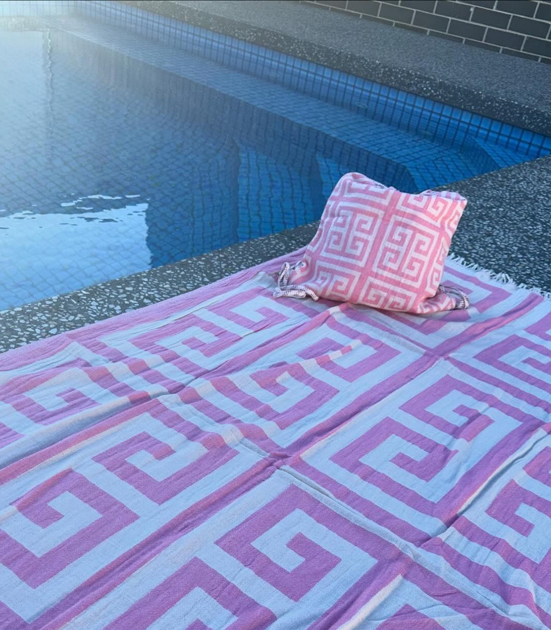 Meandros Drawstring Bag